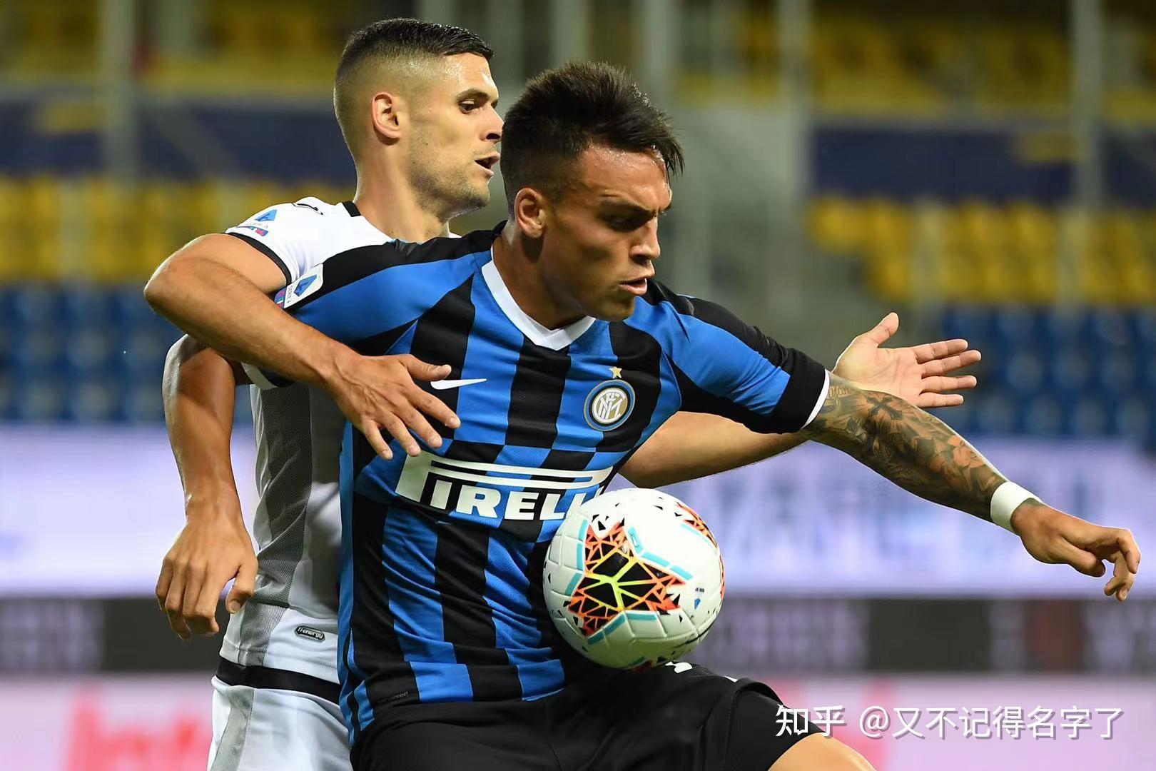 关于从国际米兰外线爆发备战荷甲到今晨AC米兰备战德甲，科维托娃在独行侠比赛中刷新纪录的信息